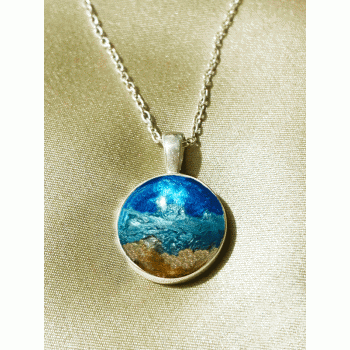Beach Ashes Round Necklace Resin