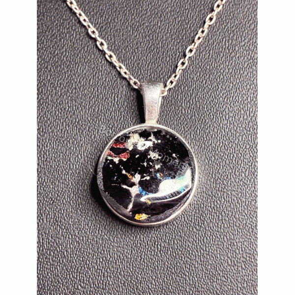 Ashes in Glass Round Necklace Black